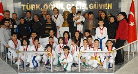 Başkan Yılmaz şampiyonları kabul etti