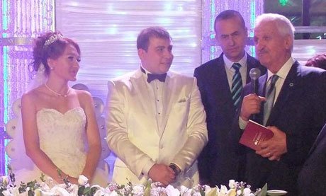 Başkülekçi, Çetin Işık’la dünya evine girdi. 