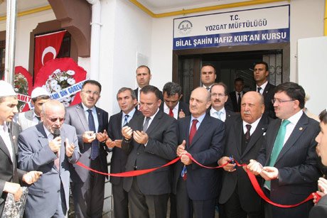 Bayraktar,Kur’an Kursu’nun açılış törenine katıldı. 