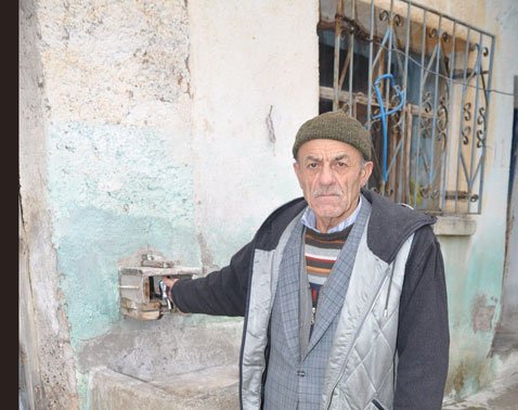 Belediye borcunu ödemeyince susuz kaldı. 