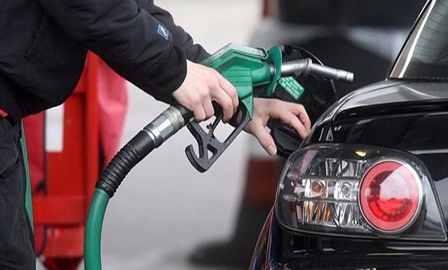 Benzine bu geceden itibaren zam geliyor