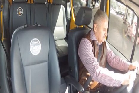 Binali Yıldırım taksi şoförü oldu