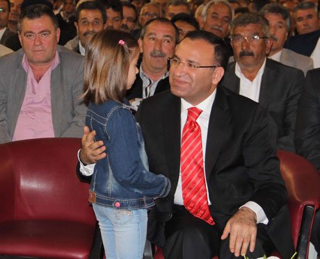 Bozdağ, AK Parti Çorum İl Kongresi'ne katıldı.