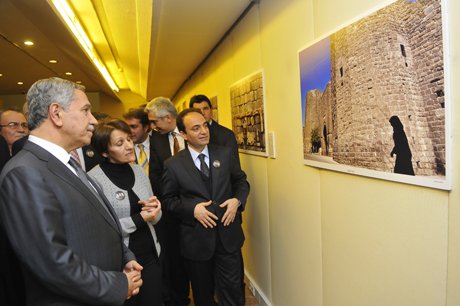  Bülent Arınç, fotoğraf sergisi açılışına katıldı.