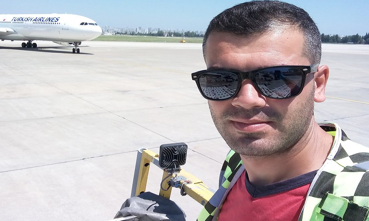 Çalıştığı havalimanı yakınlarında intihar etti  
