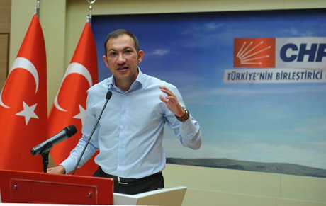 CHP'li gençlerden vekillere sert sözler'