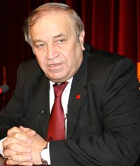 Çarşaflı kadınların CHP'ye katılmı doğru