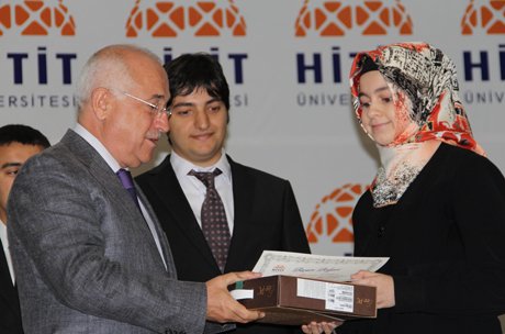 Çiçek, Üniversiteler toplumdan kopuk olmamalı