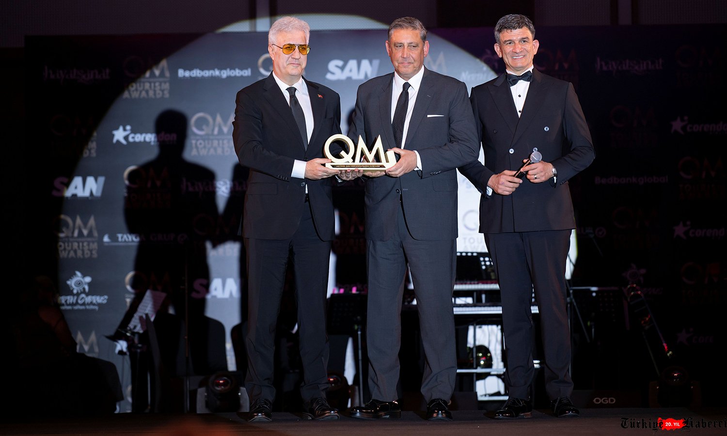 Corendon Turizm Grubu’na 15. QM Awards’tan 2 Ödül!