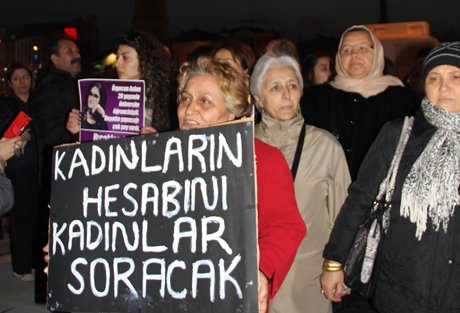 Çorum’da kadınlar Özgecan Aslan için yürüdü. 