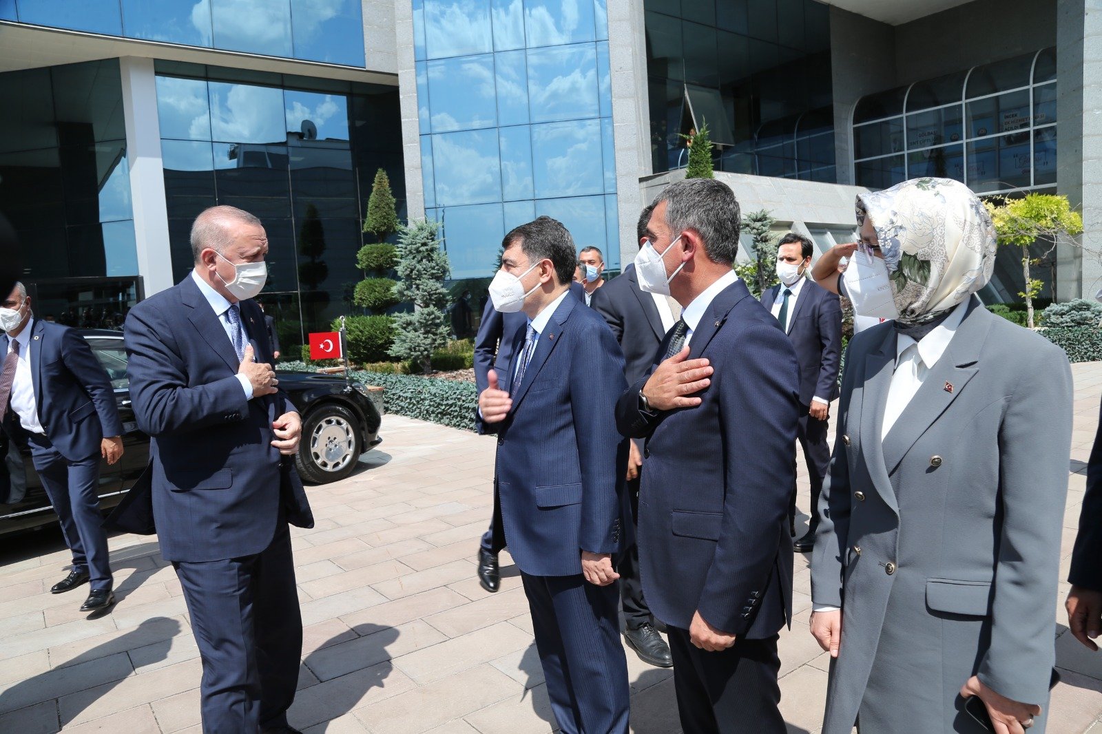 Cumhurbaşkan Erdoğan,Gölbaşı Belediyesi'ni ziyaret etti