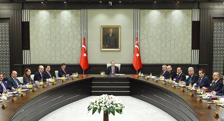 Cumhurbaşkanlığı Sarayı'na Atatürk portresi asıldı.