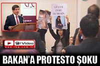 Bakan Davutoğlu'na Güler Zere Protestosu!