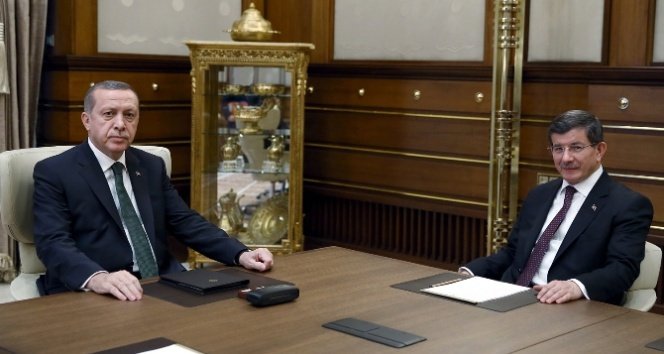 Davutoğlu bakanları seçti!