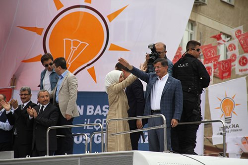 Davutoğlu, “Karnelerini verir, tatile çıkarırız“