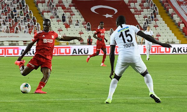 Demir Grup Sivasspor- Gençlerbirliği: 2-0  