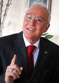 Tevfik Diker,Demirel ve Hüsamettin Cindoruk'u kınadı