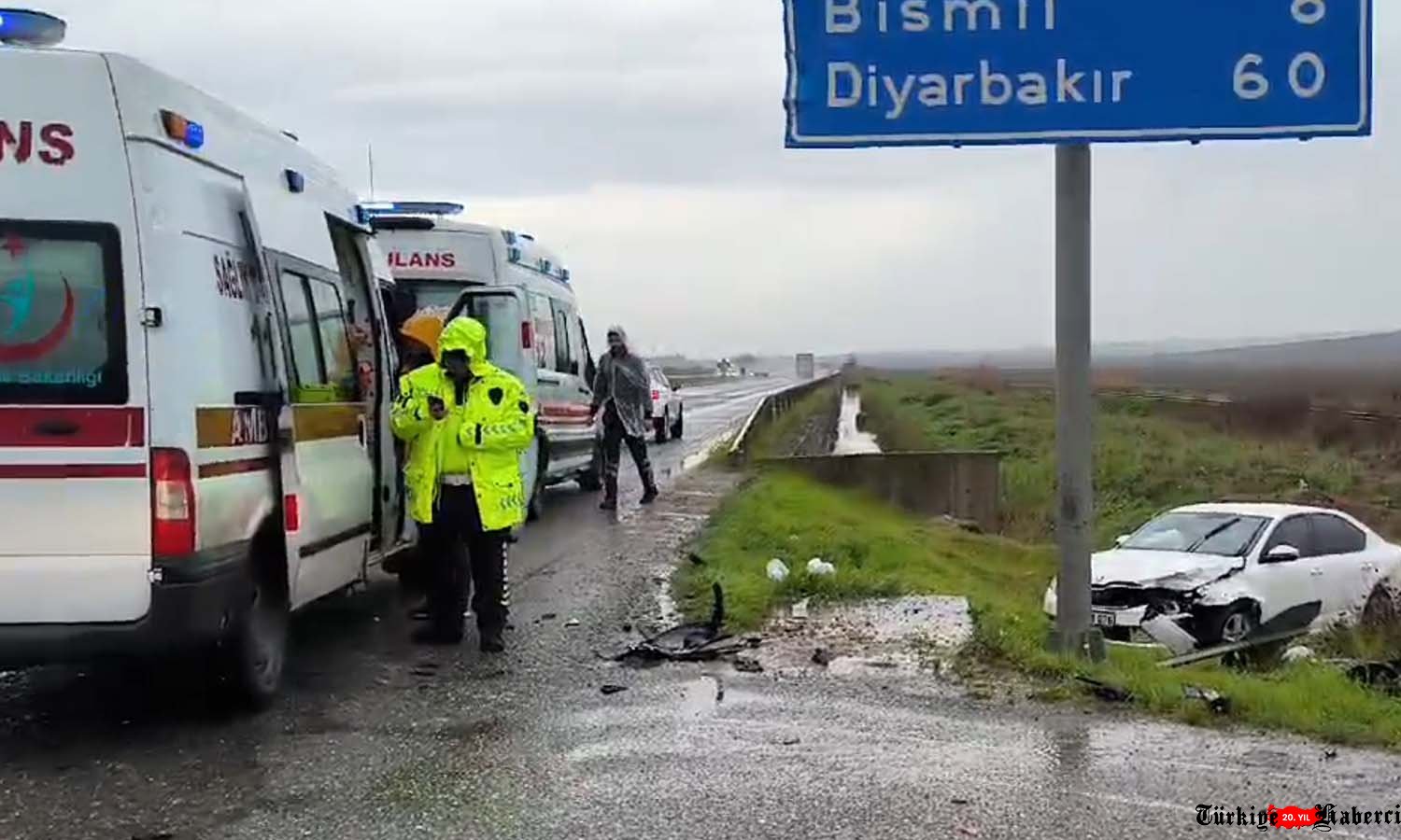 Diyarbakır'da otomobiller çarpıştı: 4 yaralı