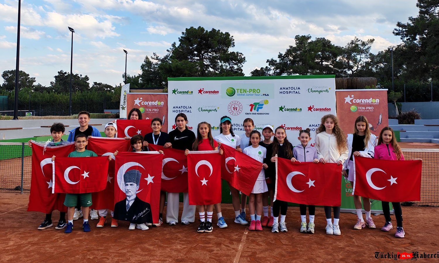 Dünya tenisinin genç yıldızları Kemer’de buluştu!