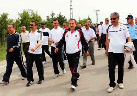 Elmadağ’da Gençler Kıyasıya Yarıştı.