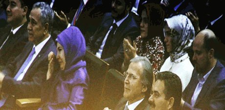 Emine Erdoğa gözyaşlarına hakim olamadı