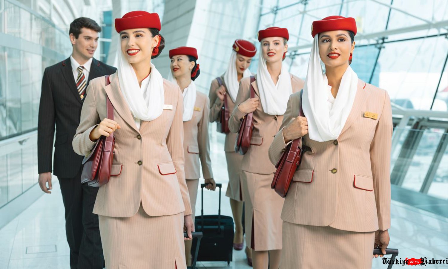 Emirates kabin memuru işe alımlarını sürdürüyor