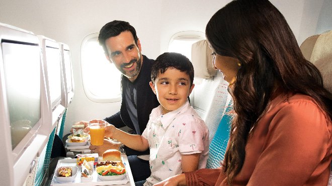  Emirates, Wi-Fi ve En İyi Yiyecek & İçecek ödüllerini kazandı 