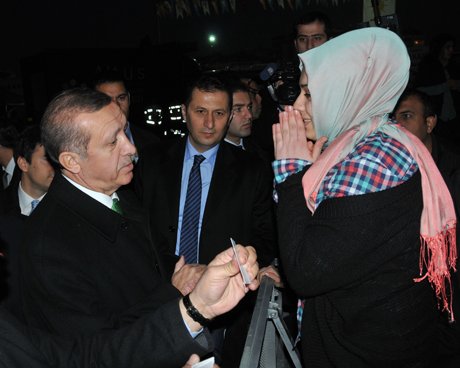  Menderes Türel  Antalya Başkan adayını 