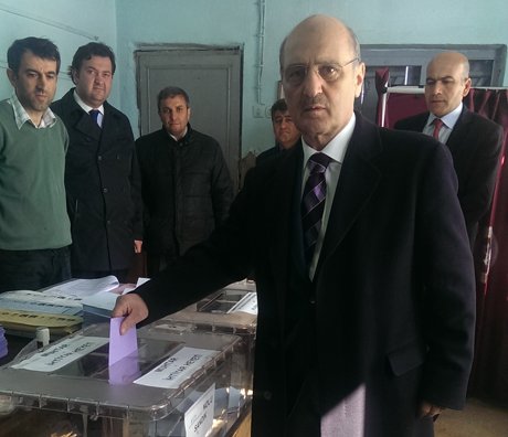 Erdoğan Bayraktar, oyunu Trabzon’da kullandı. 