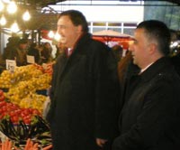 Aktürk, Akyazı'da esnaf ziyaretlerinde bulundu