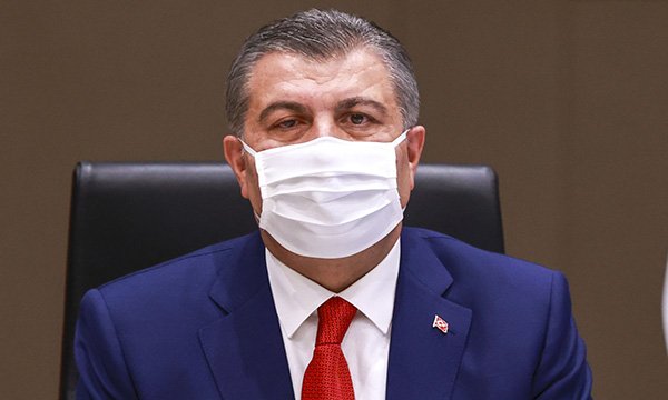 Fahrettin Koca: Birinci dalga sahillere indi tatilde dikkatli olalım