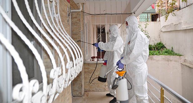 Fatih'te Kovid-19 vakası görülen binalar dezenfekte