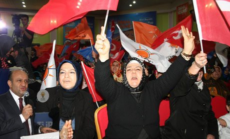 Fikri Işık,AK Parti hizmet partisidir.