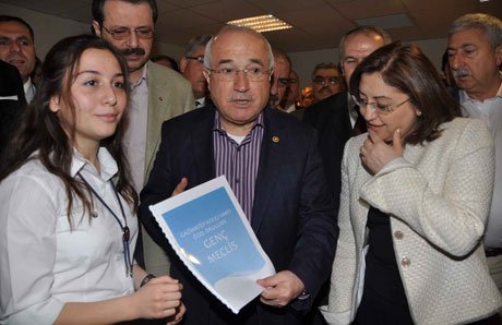 Genç Meclis'in Başkanı İrem Oral