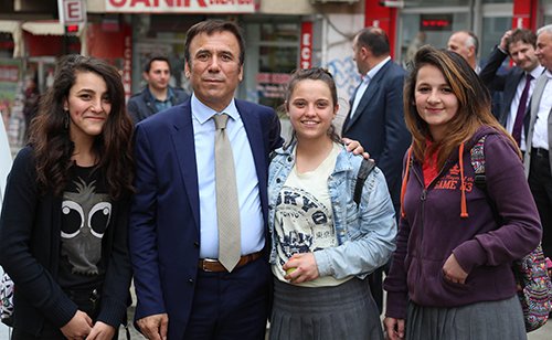 Genç, Milletimizi kandıramazlar 