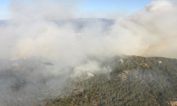 Gökbel Dağı'ndaki yangına havadan müdahale sürüyor