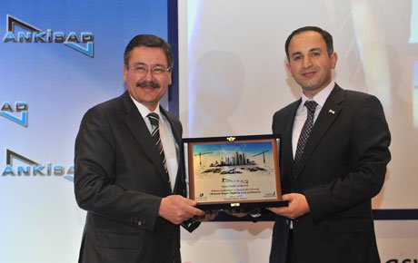 Gökçek'e “Hizmette Başarı Ödülü“ 