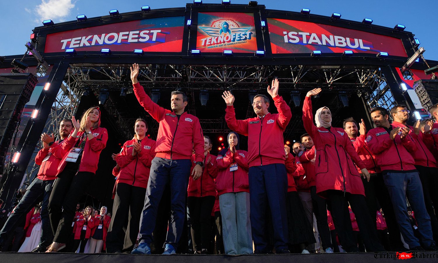 “Gökyüzünde Heyecan, Yerde Coşku: TEKNOFEST 1 Milyonu Aştı”