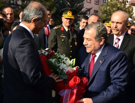 Bakan Güler,görevini Ala'ya devretti. 
