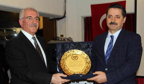 Güneydoğum derneği'nden Bakan Çelik'e ödül