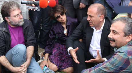 Gürsel Tekin'den 'Topbaş' gafı