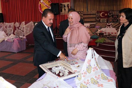 Hanımların Göz nuru çalışmaları görücüye çıktı.
