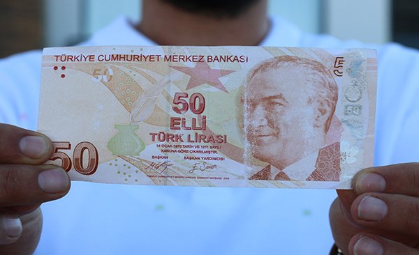Hatalı basılan 50 TL'yi 1500 katına satışa çıkardı