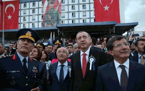 Hava Harp Okulu'nda mezuniyet sevinci