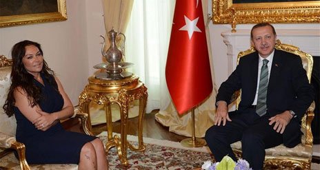Hülya Avşar, benim evim daha şaşalı 