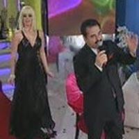 Sevdiğime gece yarısı gül götürdüm 