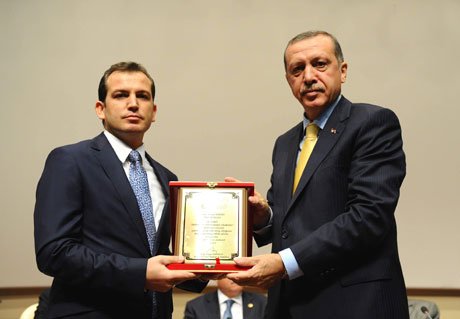 İsmail Doğru, yılın danışmanı seçildi. 