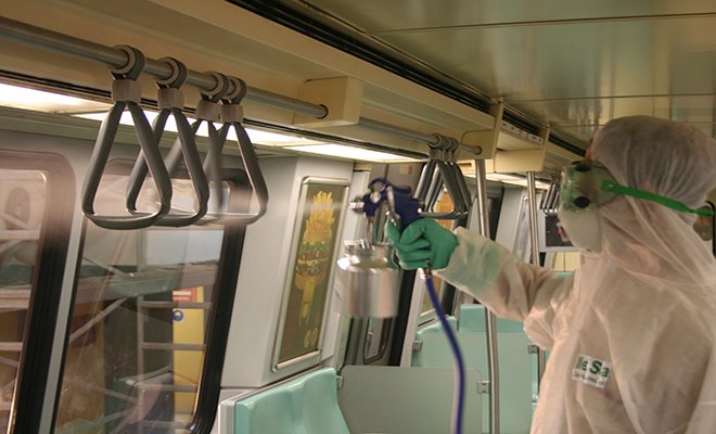 İST Toplu araçları virüslere karşı dezenfekte ediyor.