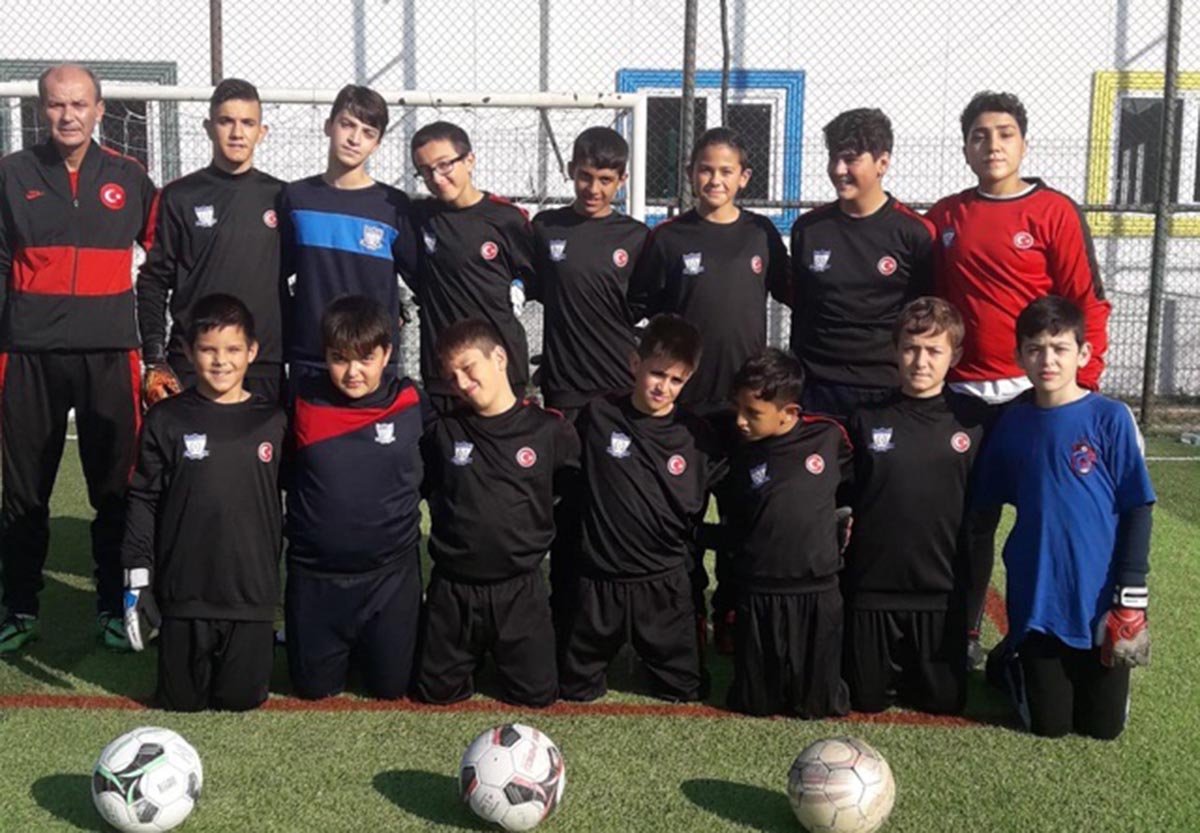 İstanbul avrupa yakasında erkek ve bayan kaleci okulu