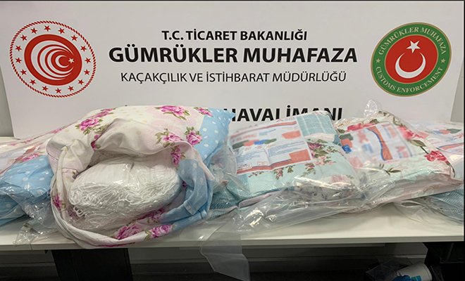 İstanbul Havalimanı'nda 87 bin 500 maske ele geçirildi